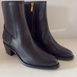 New Veronica Beard Brunel black leather boots Size: 6